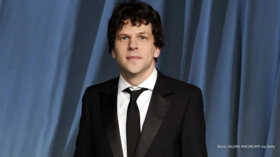 Актер Джесси Айзенберг жертвует свою почку незнакомцу