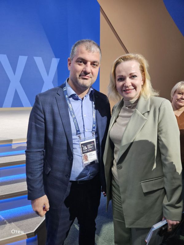 Что запомнилось с форума это не залы и не программы, а лица