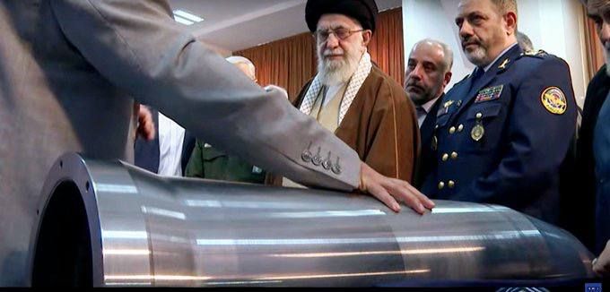  :     ,   12-         ,     25  