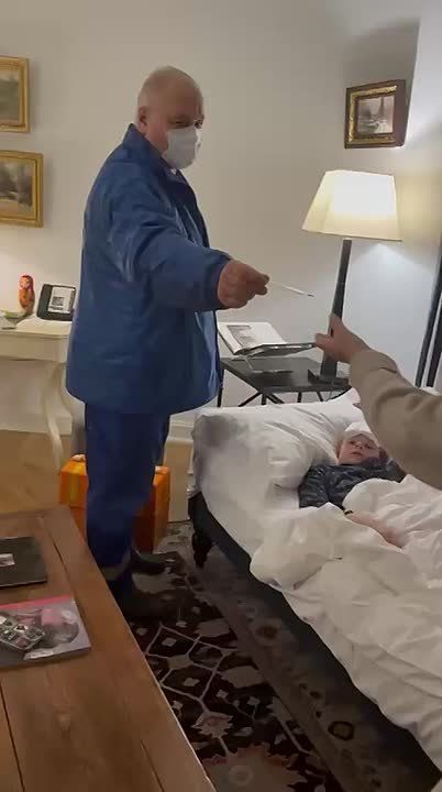 Сыну Евгения Плющенко и Яны Рудковской понадобилась скорая медицинская помощь после ледового шоу в Санкт-Петербурге