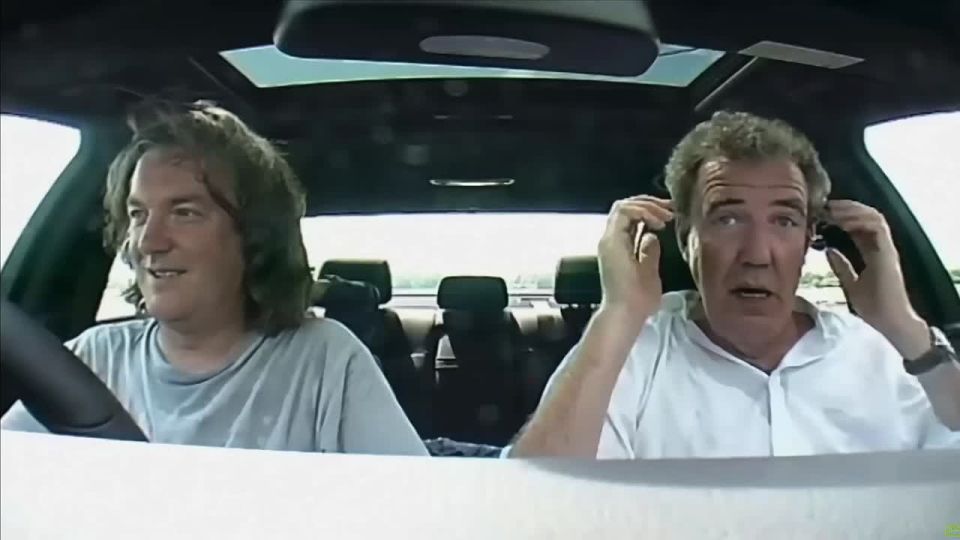 Руководство БиБиСи хотело уволить одного из ведущих Top Gear — легендарное трио считали «слишком белым»