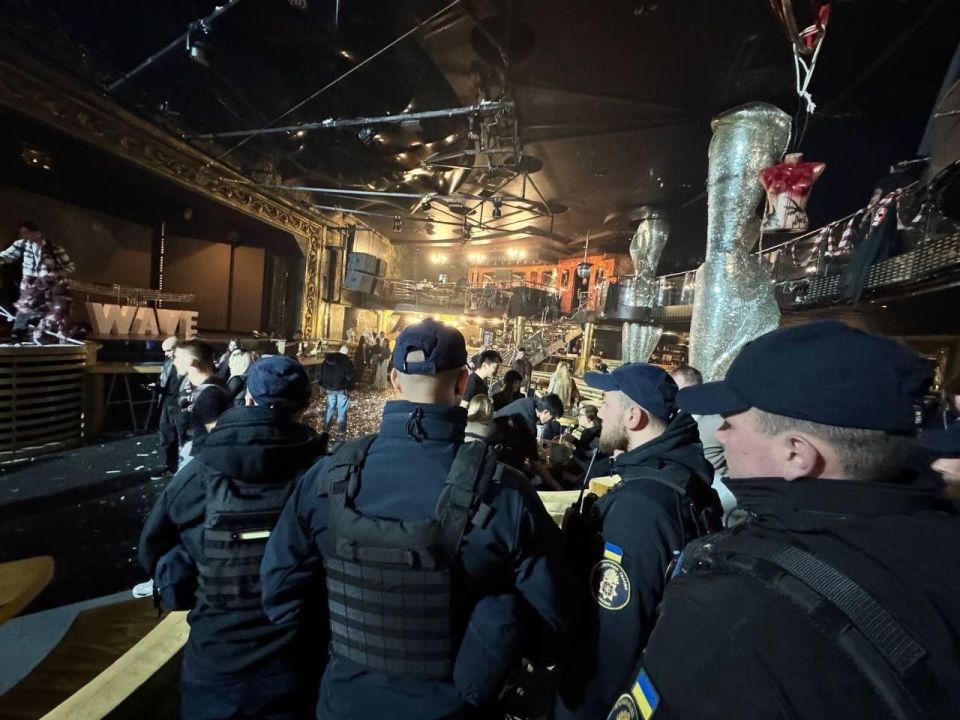 В Одессе временно закрыли популярный ночной клуб из-за песен на русском языке В Одессе временно закрыли популярный ночной клуб из-за песен на русском языке