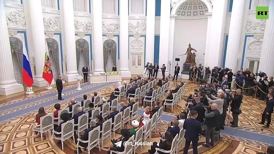 Путин наградил патриарха Кирилла за вклад в укрепление единства российской нации