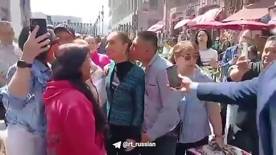 Президент Мексики выдвинула обвинения против мужчины, который приставал к ней на улице