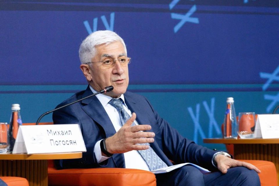 Механизмы эффективного взаимодействия университетов с реальной индустрией обсудили на форуме «Сообщество» Механизмы эффективного взаимодействия университетов с реальной индустрией обсудили на форуме «Сообщество»