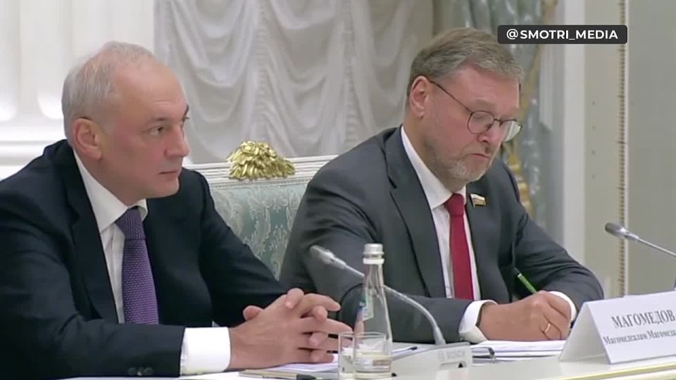 Путин: культура и русский язык — гарантия единства России, их нужно беречь