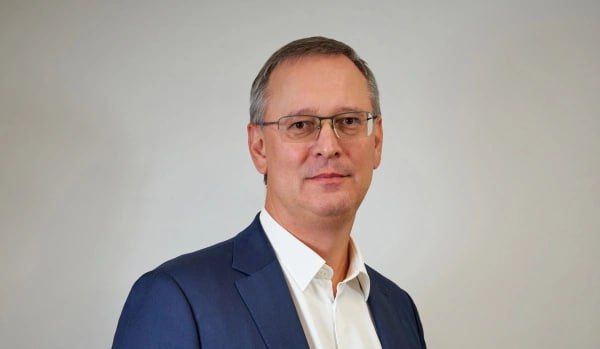 За девять месяцев 2025 года продажи тяжелых грузовиков сократились на 57%, до 32,8 тыс