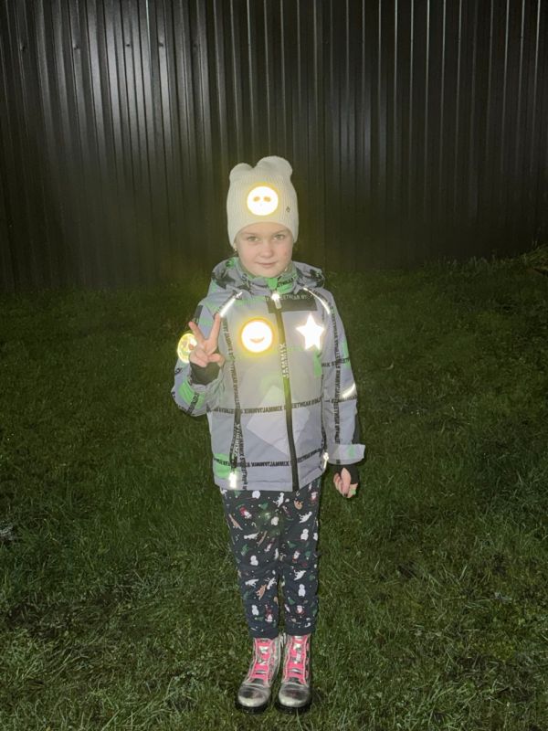 Учащиеся тверских школ продолжают принимать участие в #ЧелленджЗасветись