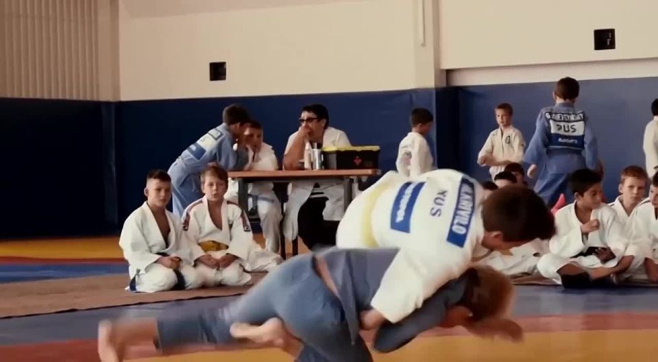 Роман Голованов: Какой совет дать подросткам, которые только начинают заниматься спортом? На этот вопрос ответил президент России Владимир Путин: