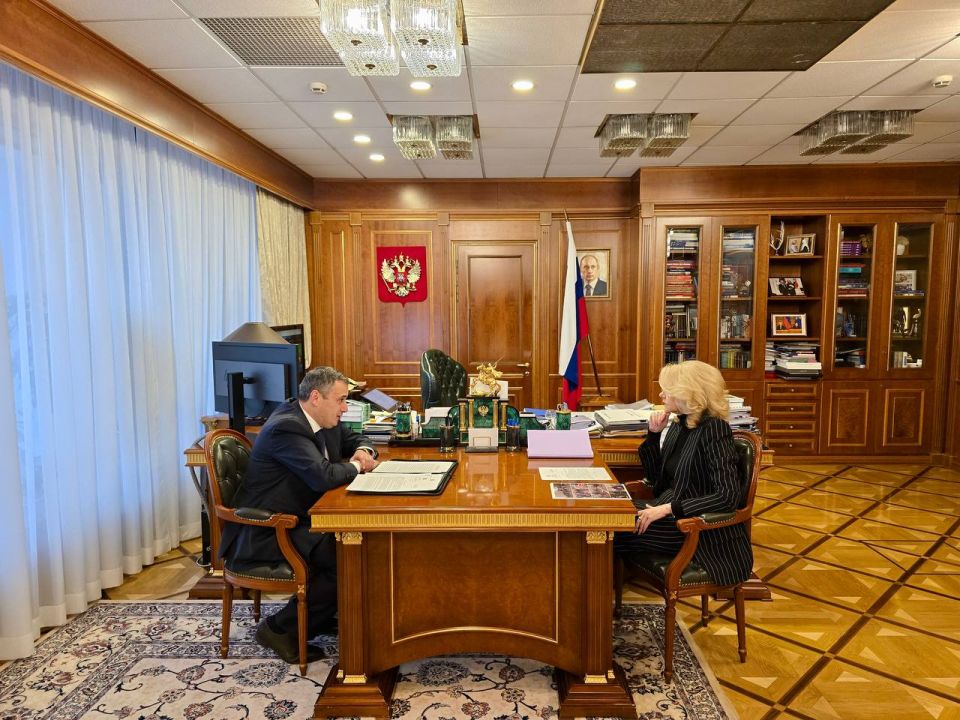 Александр Хинштейн: В ходе работы в Москве встретился с заместителем председателя Правительства РФ Татьяной Голиковой: обсудили вопросы развития культуры, здравоохранения и социальной сферы