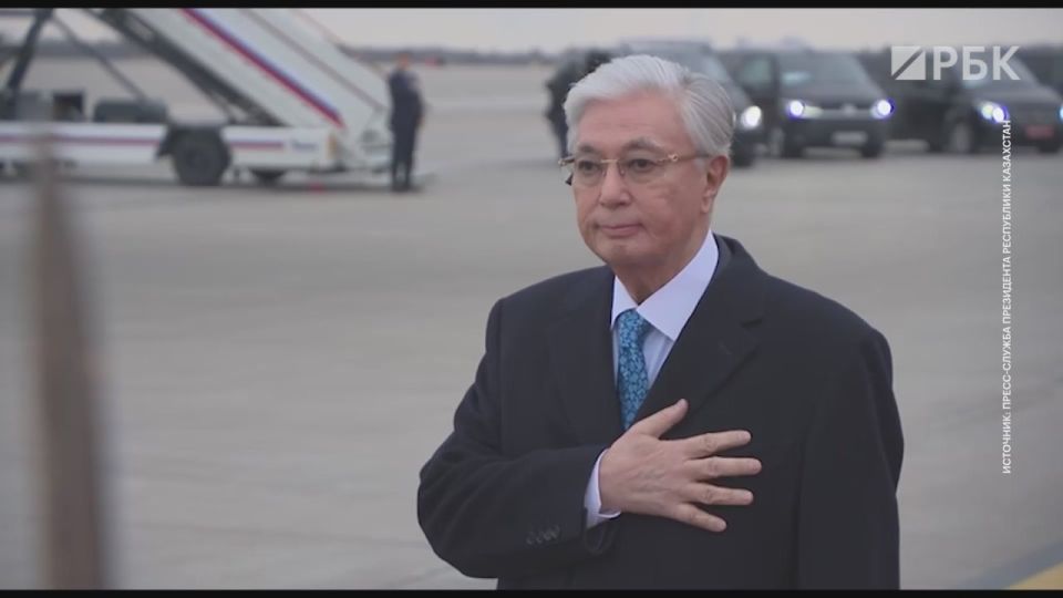 Самолет президента Казахстана Касым-Жомарта Токаева приземлился в Москве