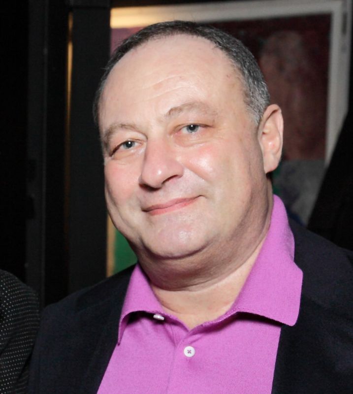 ,               ,  The Guardian  Daily Mail