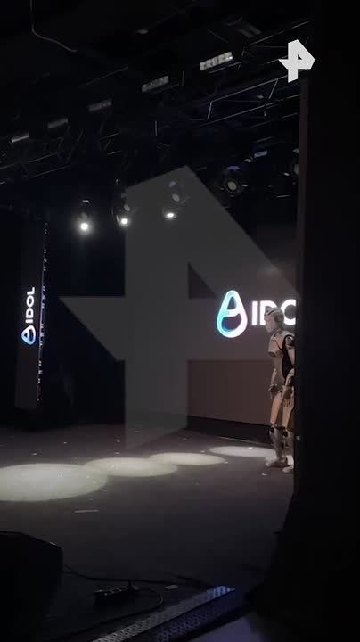 В России представили первого антропоморфного робота с ИИ