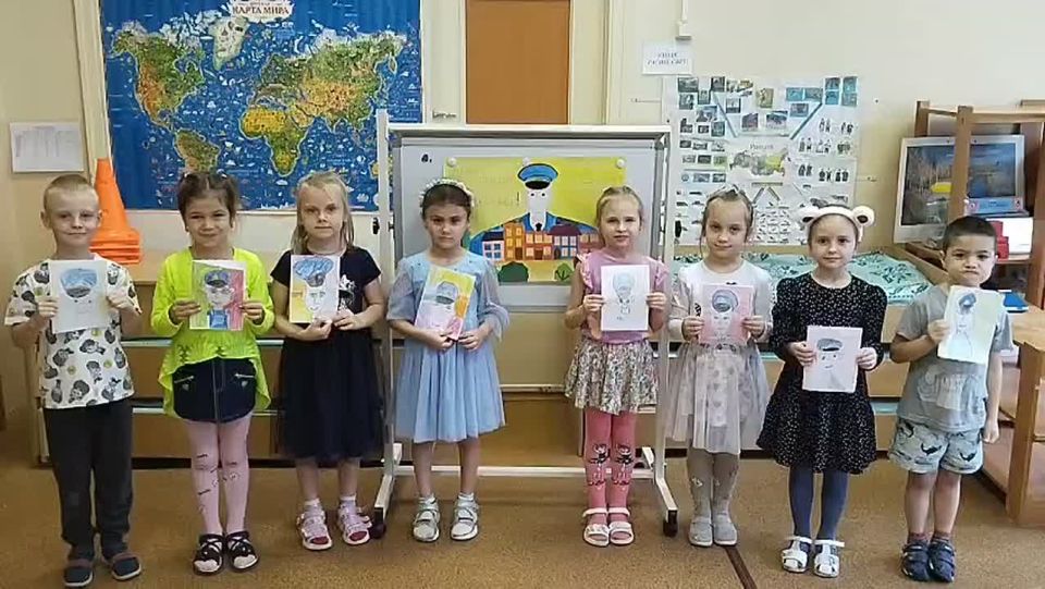 Малыши из детского сада №107 города Твери поздравили сотрудников органов Внутренних дел с Днем Полиции