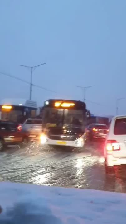 Автомобили "сдувает" с камчатских трасс: дорожная обстановка в регионе осложнена из-за снежной бури