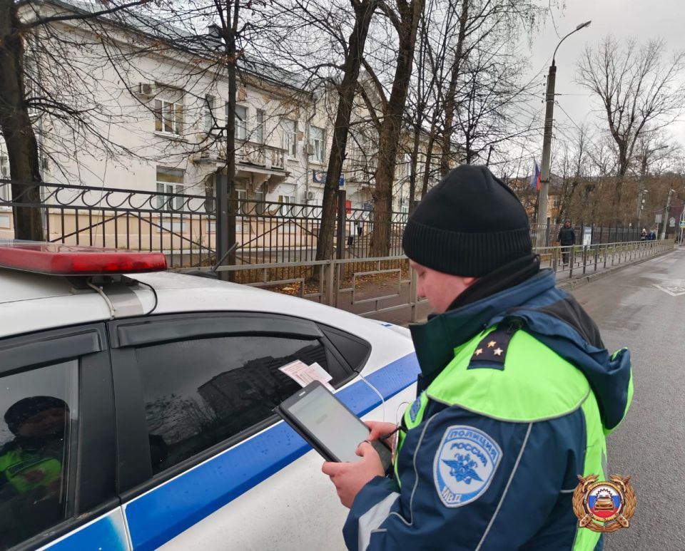 11 ноября в Твери сотрудники Госавтоинспекции выявили водителя - женщину, которая ездила по поддельному водительскому удостоверению