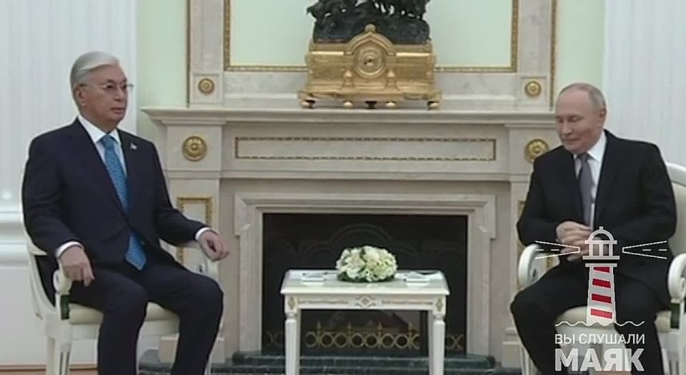 Путин проводит встречу с президентом Казахстана