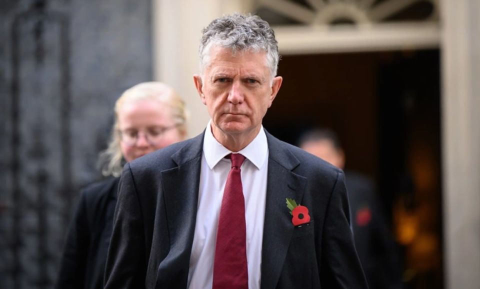 Советник премьер-министра Великобритании Кира Стармера по нацбезопасности Джонатан Пауэлл безуспешно пытался наладить контакт связи с российскими властями, сообщает Financial Times со ссылкой на три источника