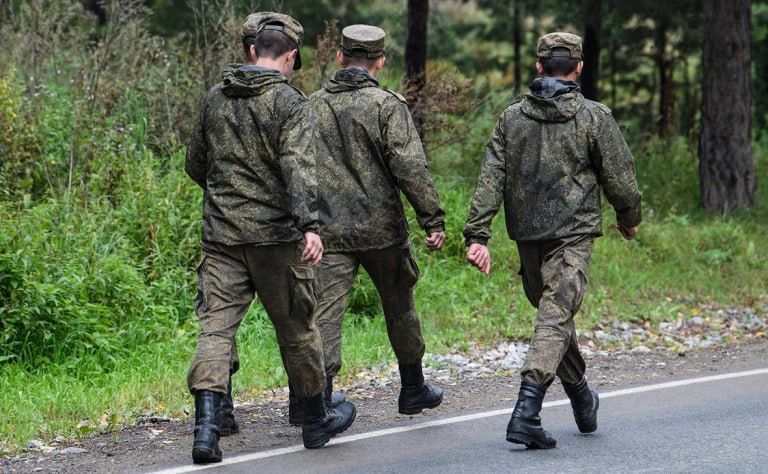 Комитет Госдумы по обороне единогласным решением отклонил инициативу о троекратном повышении окладов для военнослужащих срочной службы