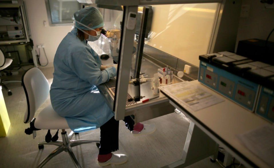 Из-за украинского конфликта Европе угрожает устойчивая к лечению антибиотиками «супербактерия», заявил Генри Скиннер, генеральный директор AMR Action Fund, который специализируется на инвестициях в противомикробные препараты