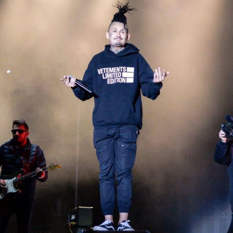 Литва на десять лет запретила въезд иноагенту Моргенштерну, пишет Delfi