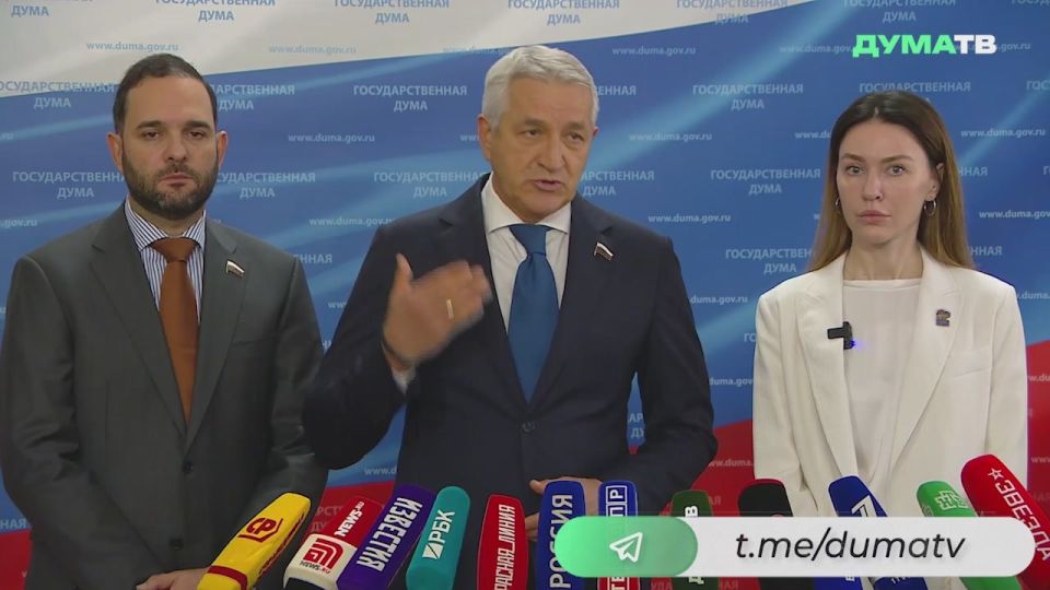 Фракция «Единая Россия» предложила выделить дополнительно более 4 млрд рублей на лекарственное обеспечение граждан, страдающих от заболеваний из перечня 14 высокозатратных нозологий (ВЗН), сообщил первый зампред Комитета ГД...