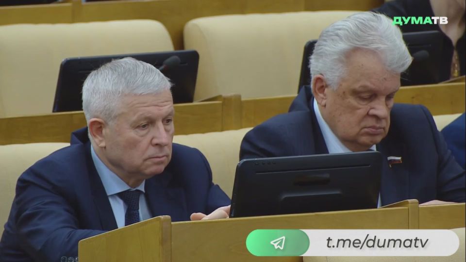 Госдума на пленарном заседании в среду, 19 ноября, обсудит вопрос строительства медучреждений в регионах в рамках реализации госпрограмм, сообщил Председатель ГД Вячеслав Володин