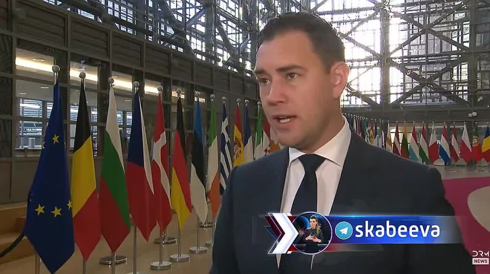 Министр финансов Нидерландов Хайнен дал понять, что если Зеленский хочет и дальше получать деньги от ЕС – ему придется устранять своих союзников