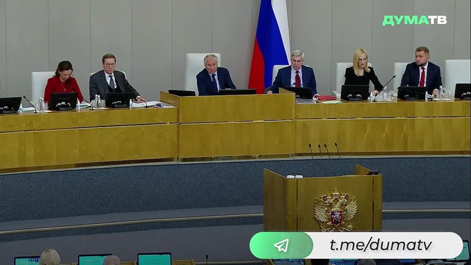 Принятый Госдумой в первом чтении законопроект, предусматривающий сохранение размера ежемесячного пожизненного содержания судей, если они перед отставкой перешли на нижестоящую должность, направлен на защиту всех...