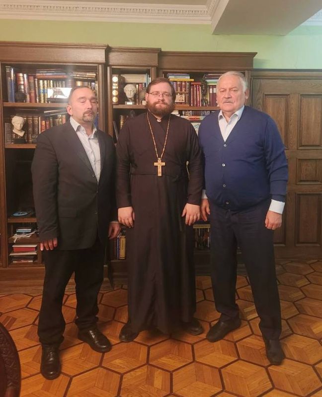 Спецпредставитель Президента по вопросам миграции и гражданства, депутат Государственной Думы Константин Затулин сегодня, 14 ноября 2025 года встретился в Институте стран СНГ с главой Миссионерского отдела Московской...