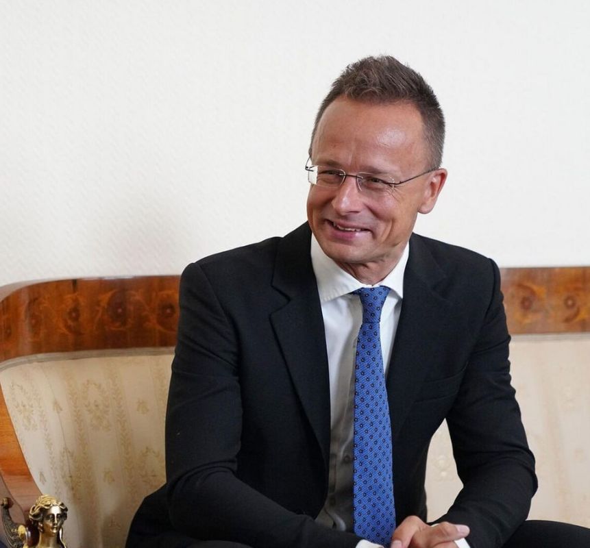 Петер Сийярто заявил, что Венгрия направит €1,5 млн Ливану вместо Украины