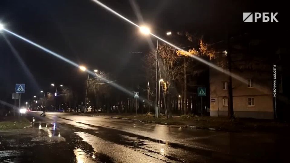         23:00  14   10:00  15 ,     