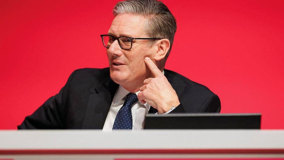 Бывший заместитель премьер-министра Великобритании, экс-министр жилищного строительства Анджела Рэйнер готовит заговор против главы правительства Кира Стармера, пишет The Sunday Telegraph со ссылкой на источники