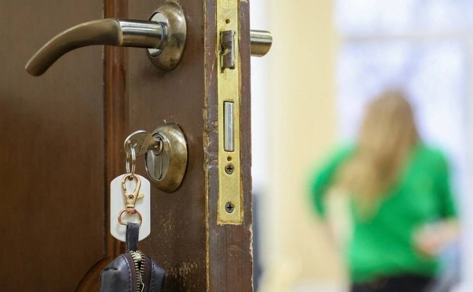      ,        ,     ,   1520%,    