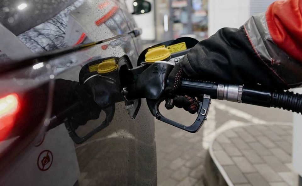 На АЗС ЛУКОЙЛа в Азербайджане перестали принимать карты, оплата возможна только наличными, передают местные издания Minval и Haqqin