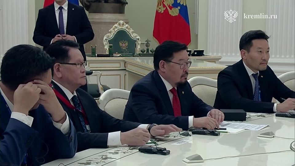 Владимир Путин встретился в Кремле с Премьер-министром Монголии Гомбожавын Занданшатаром