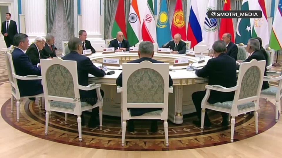 Заметно растут объёмы перевозок, проходящих через Россию — Путин