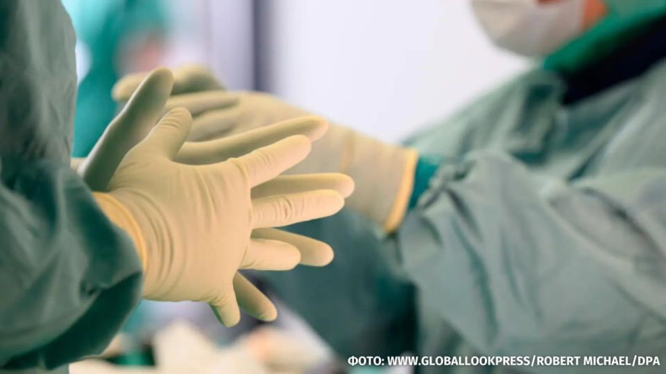 Мужчина три дня проходил со стаканом в заднем проходе, его удалось спасти