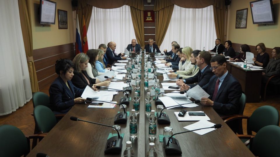 На заседании комитета по аграрной политике и природопользованию, которое прошло 19 ноября под председательством Александра Кушнарева, рассмотрено четыре вопроса