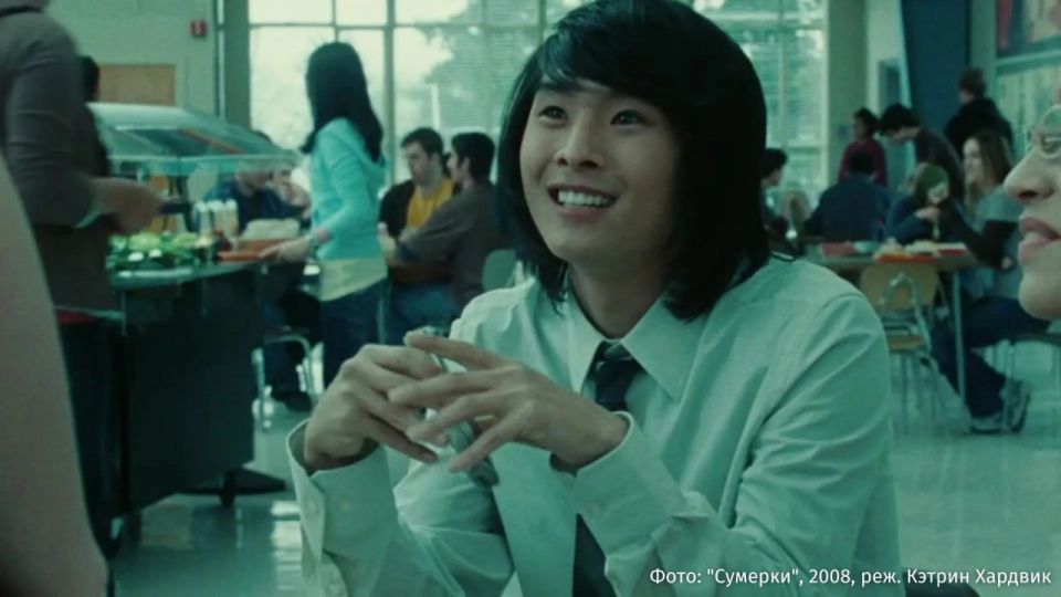 Не Джейкоб, но бился как волк: на актера Джастина Чона, сыгравшего роль Эрика Йорки в "Сумерках", напали на улице Восстания в Санкт-Петербурге