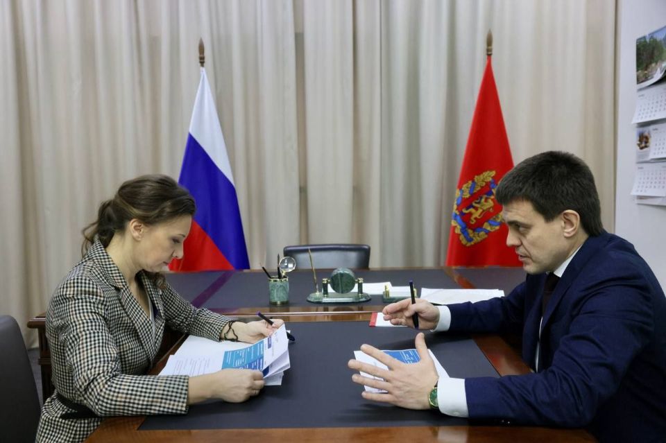  :  ,   ,   ,    -          .