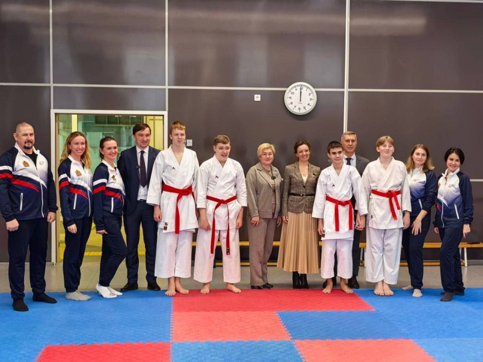  :              400    , ,  - 