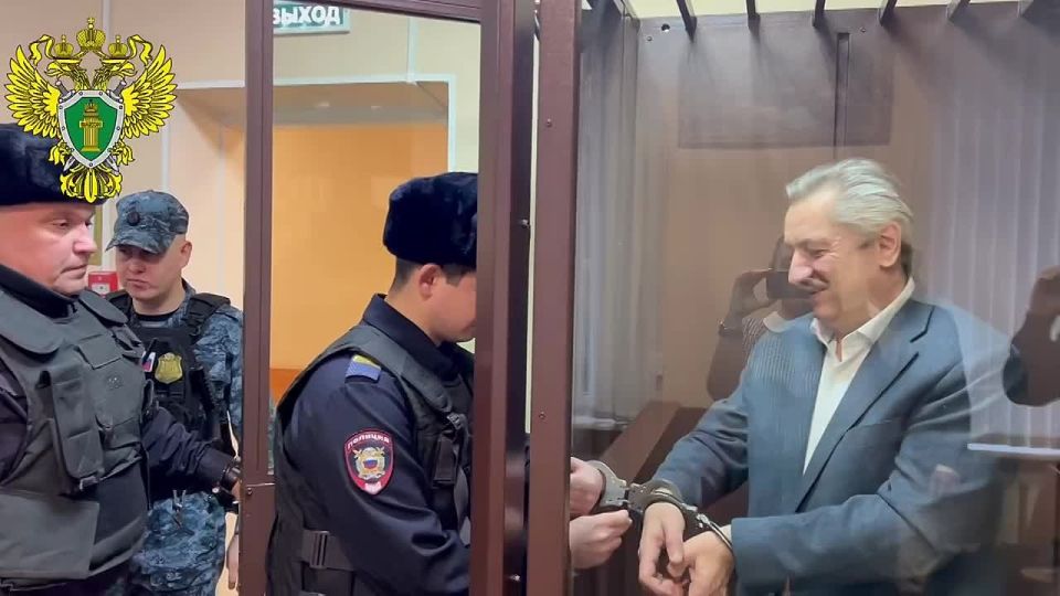 Суд приговорил к 13 годам колонии и штрафу в 560 млн рублей исполняющего обязанности вице-премьера Башкирии Марзаева