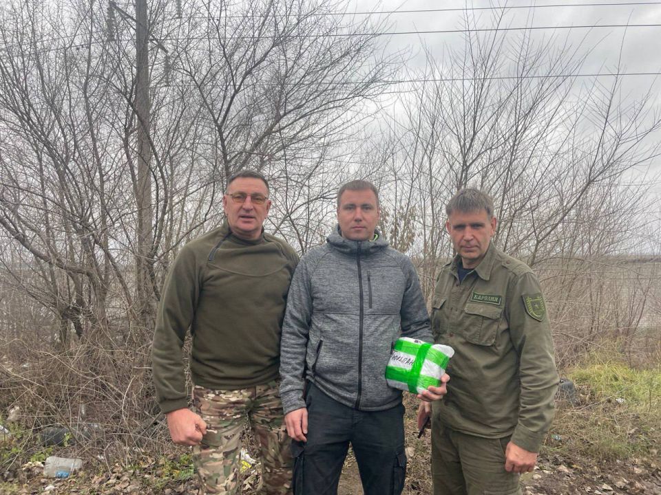 Карельское патриотическое движение «Карельский фронт» продолжает оказывать помощь Донбассу Карельское патриотическое движение «Карельский фронт» продолжает оказывать помощь Донбассу