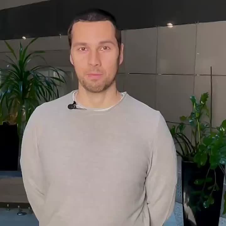 По этому случаю мы вручили юбилейную карту одному из московских коллекционеров карт «Тройка» – Питерскому Кириллу