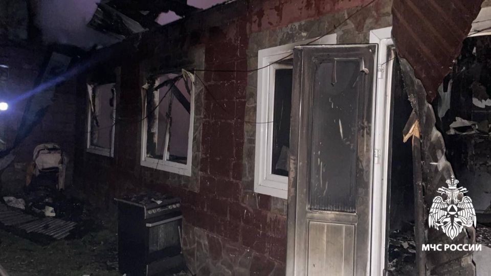Один ребенок погиб, еще трое пострадали в результате пожара в частном доме в Ингушетии, сообщили в правительстве республики со ссылкой на ГУ МЧС РФ