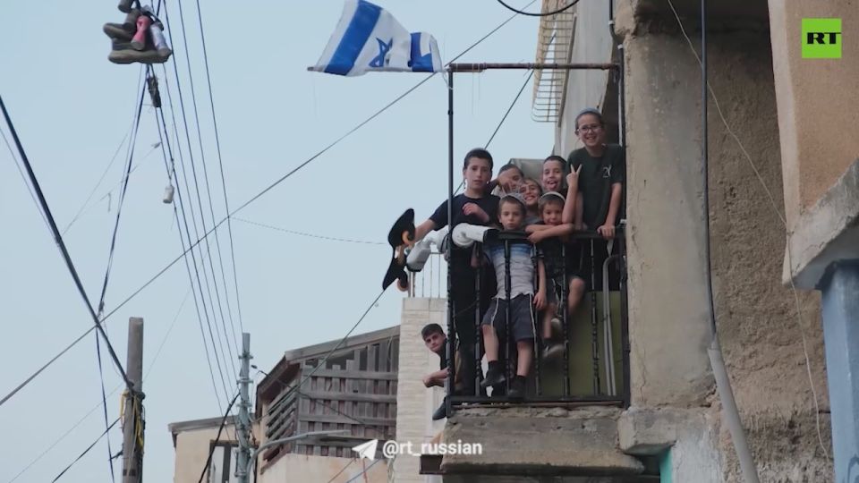 Ворвались ночью как к преступникам, перекрыли улицу, вынесли всё из дома: так в Восточном Иерусалиме израильская полиция выселяет палестинцев из домов