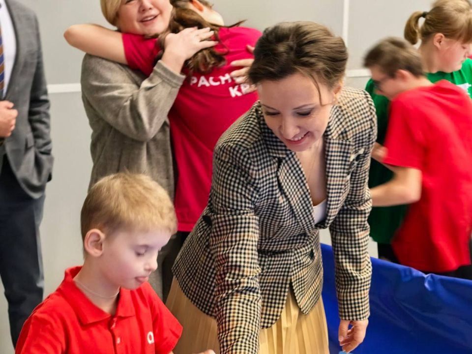  :              400    , ,  - 