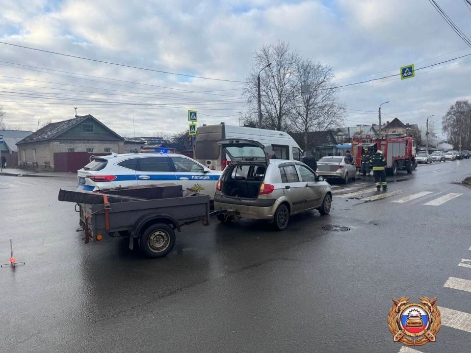 В Твери при столкновении двух автомобилей пострадал мужчина