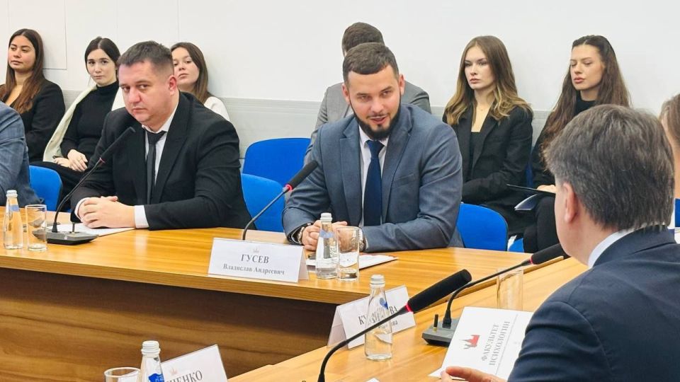 Анна Кузнецова: Первый в стране выпуск психологов - наставников состоялся! С Днем психолога, друзья! Поздравляю! Анна Кузнецова: Первый в стране выпуск психологов - наставников состоялся! С Днем психолога, друзья! Поздравляю!